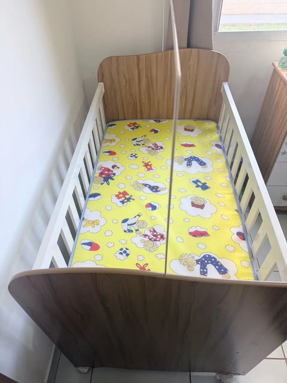 Berço de bebê MDF com colchão 