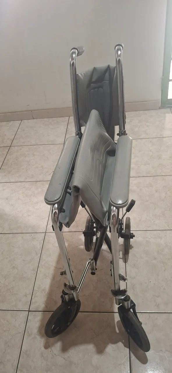 Cadeira de transporte ( rodas)  - Foto 4