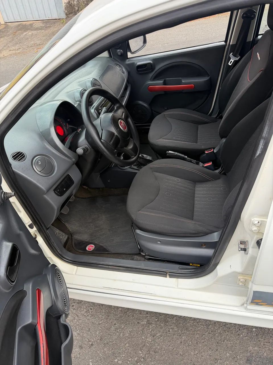 Fiat Uno Sporting 1.4 EVO Fire Flex 8V 4P 2013 - Foto 2