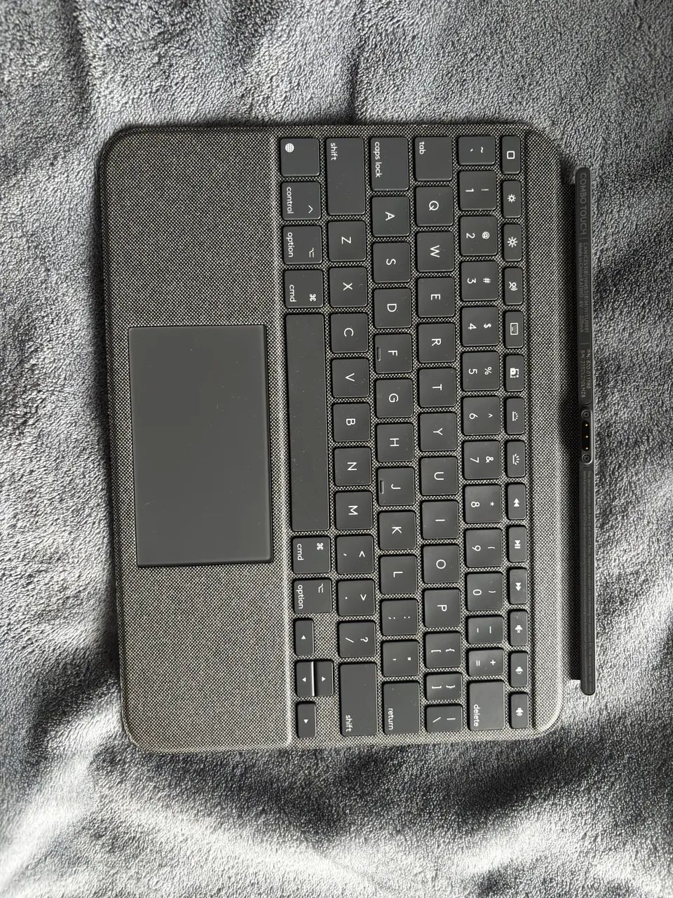 Capa teclado logitech - combo touch - para iPad 10ª geração  - Foto 3