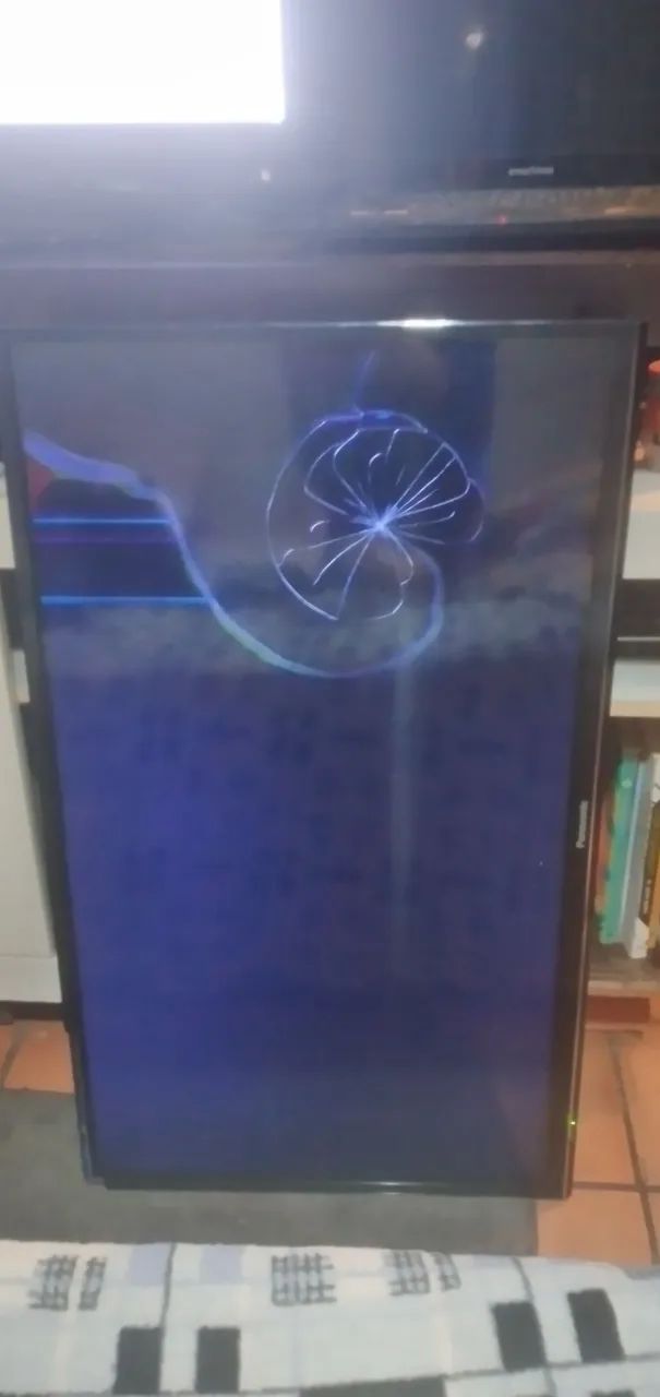 tv Panasonic 32 polegadas  OBSERVAÇÃO  TELA QUEBRADA  - Foto 2