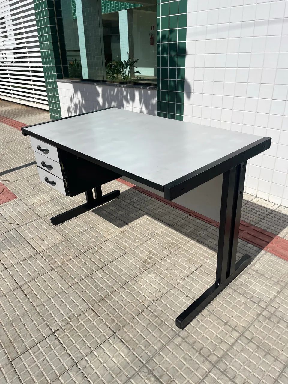 Mesa de escritório reforçada - Foto 2