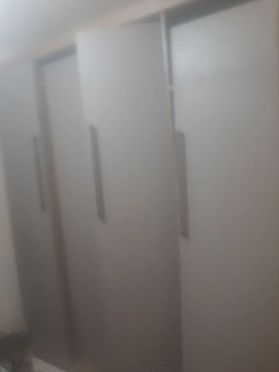 Vende se guarda roupas