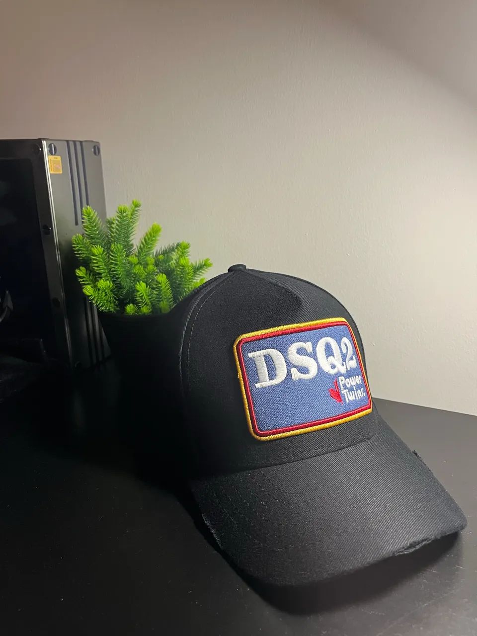 VENDO BONÉ DSQUARED 