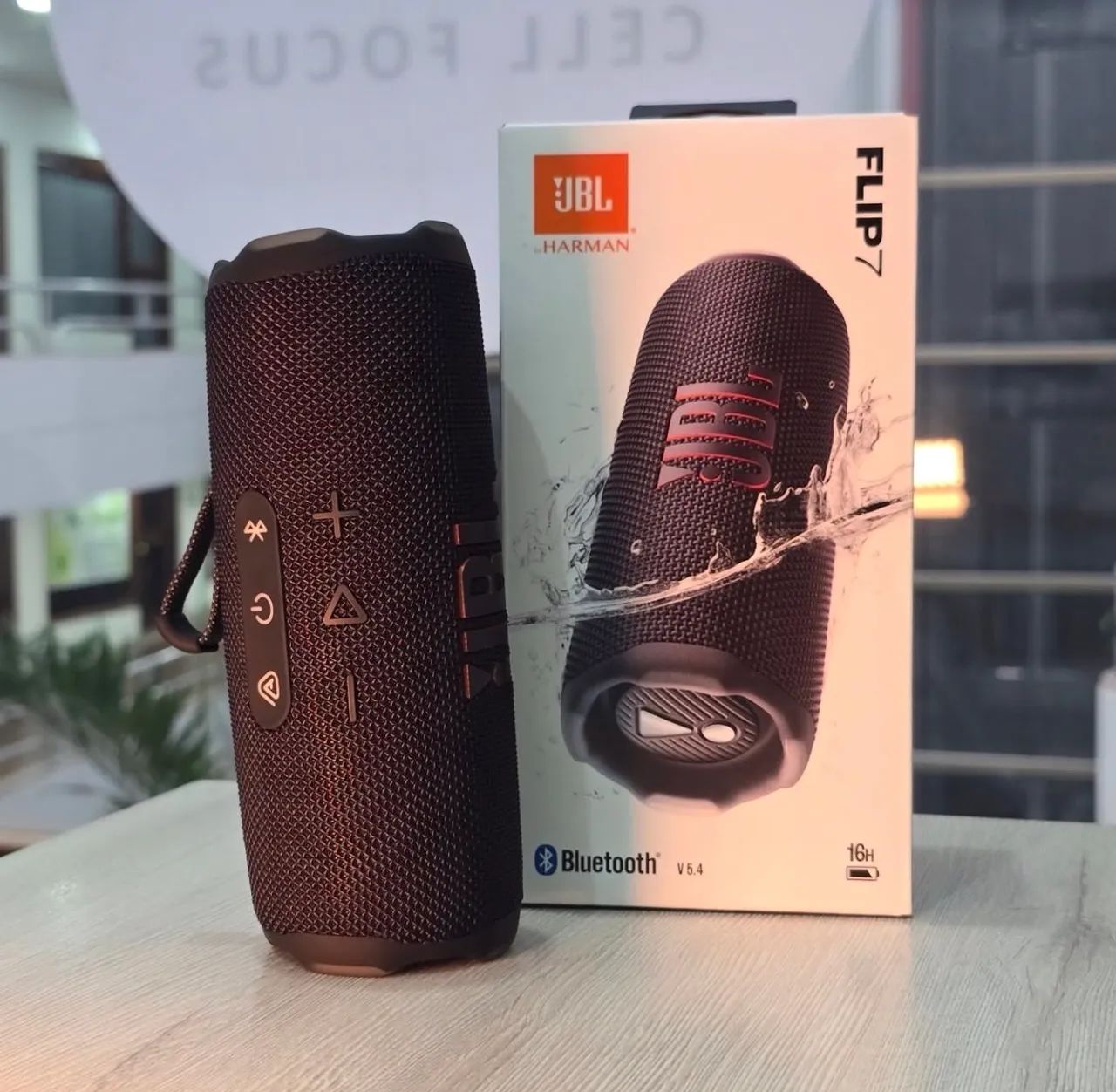 JBL Flip 7 Azul e Preta 