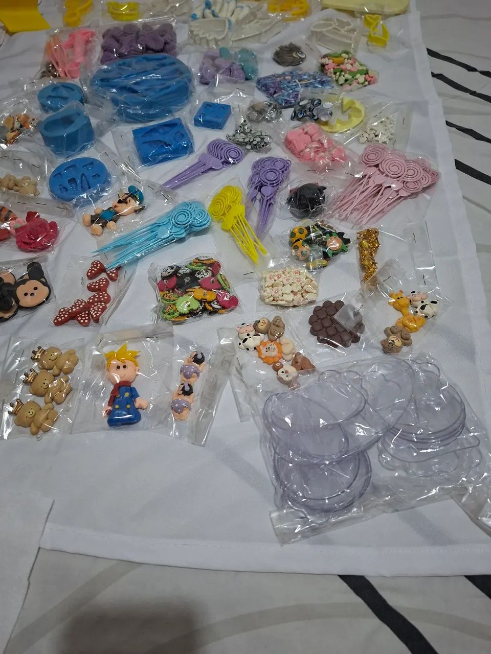 Vendo pecas de artesanato em biscuit 