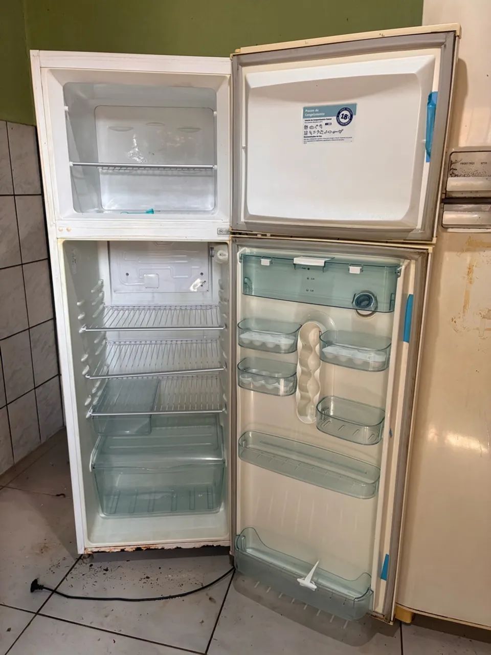 Duas geladeiras eletrolux - Foto 5