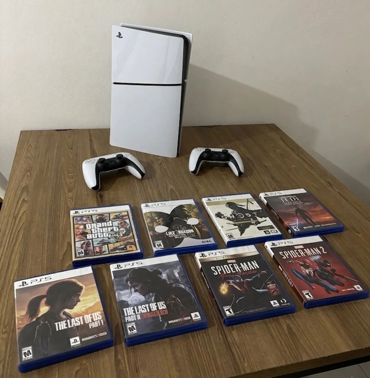 PS5 Completo + 2 Controles + 8 Jogos