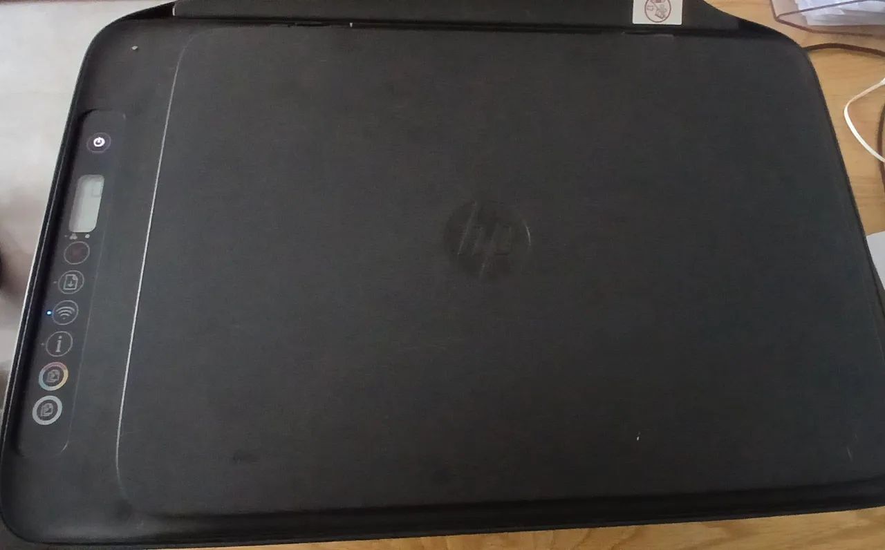 Impressora HP Deskjet Ink Advantage 2874 bem conservada, prática e leve com 2 cartuchos 
