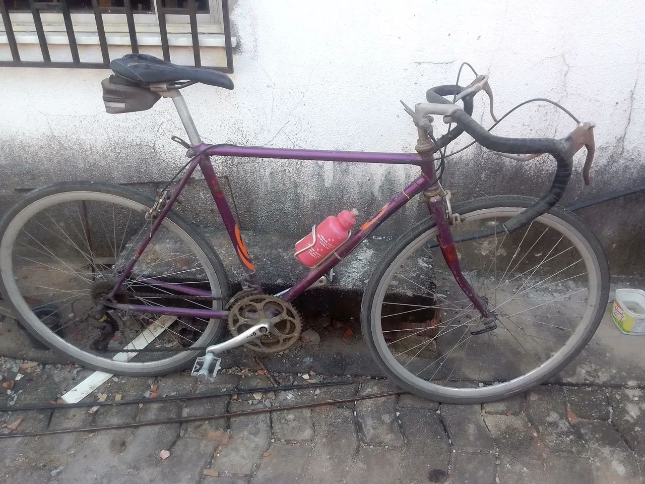Vendo uma bicicleta magrela 