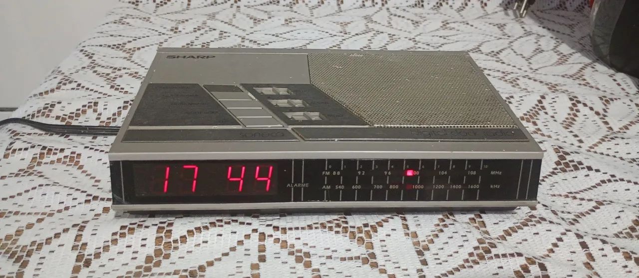 Radio despertador antigo. - Foto 2