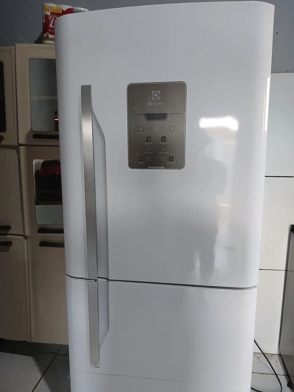 Geladeira electrolux inverse bem conservada - Foto 2