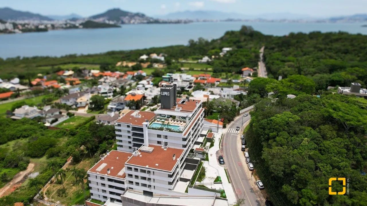Apartamento 2 Dormitórios com Suíte no Cacupé, Florianópolis