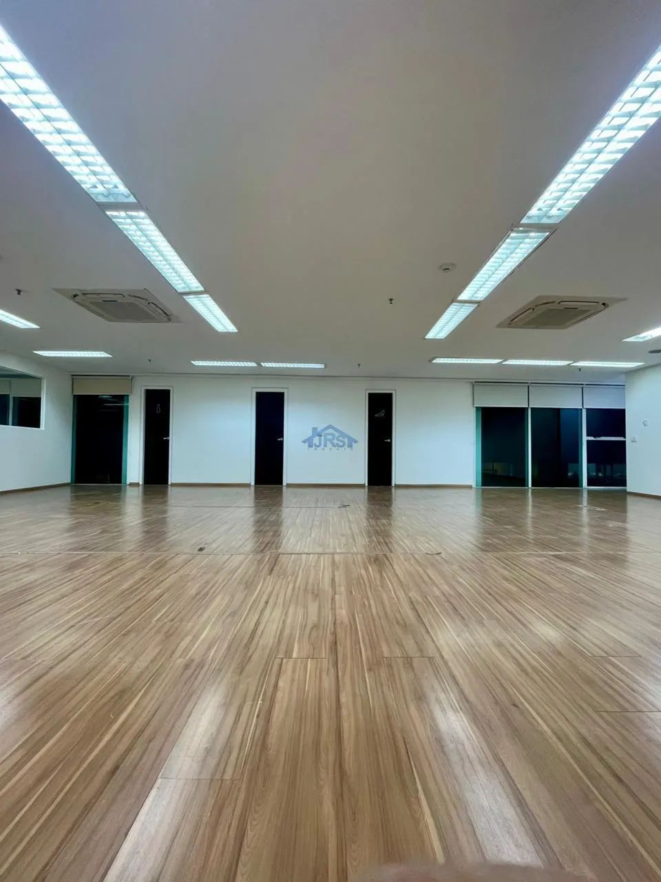 Sala à venda e para alugar em Barueri, Alphaville Industrial, com 210 m², Edifício Alfacon