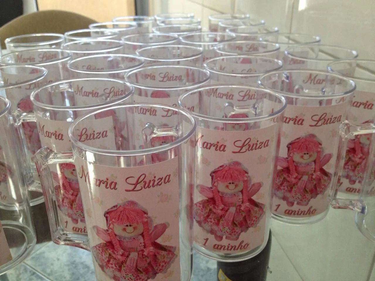 Caneca de acrílico personalizada. 