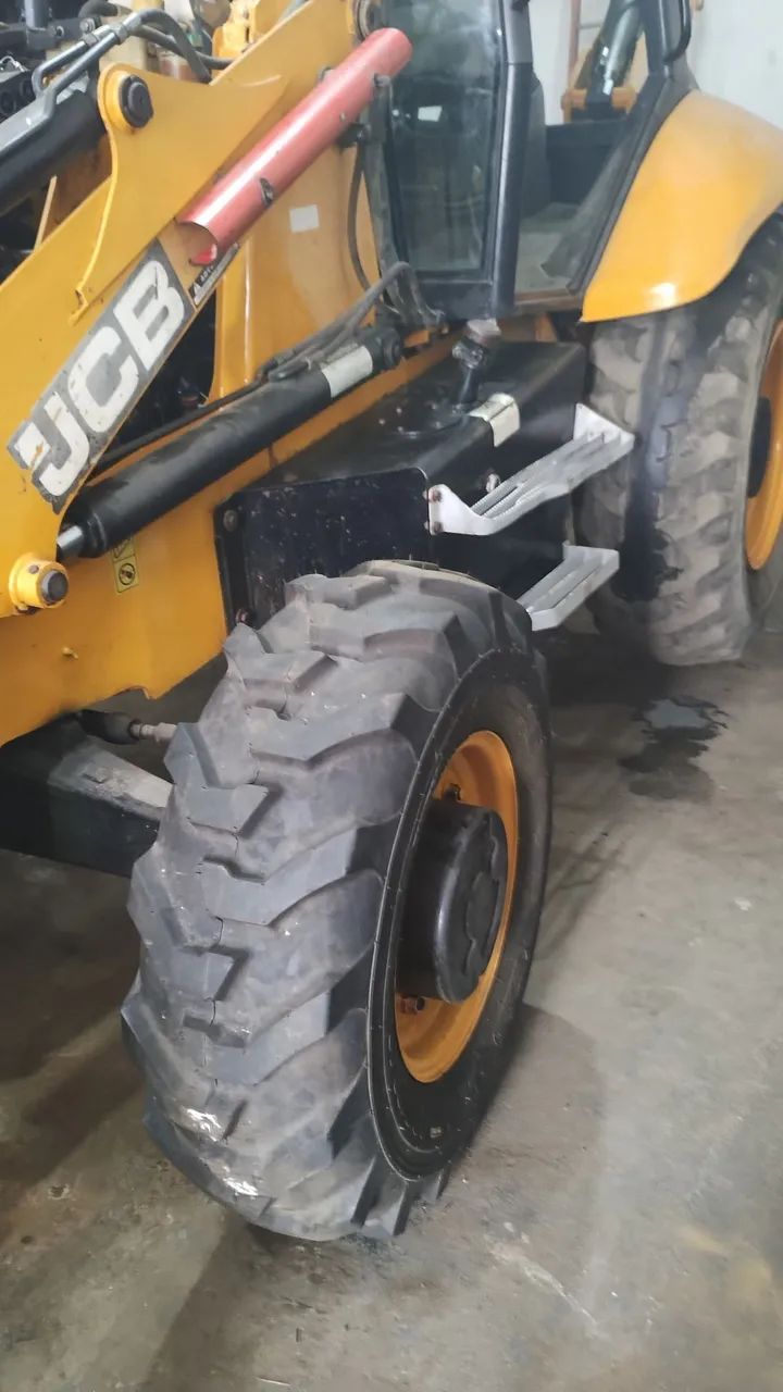 Retroescavadeira jcb  - Foto 4