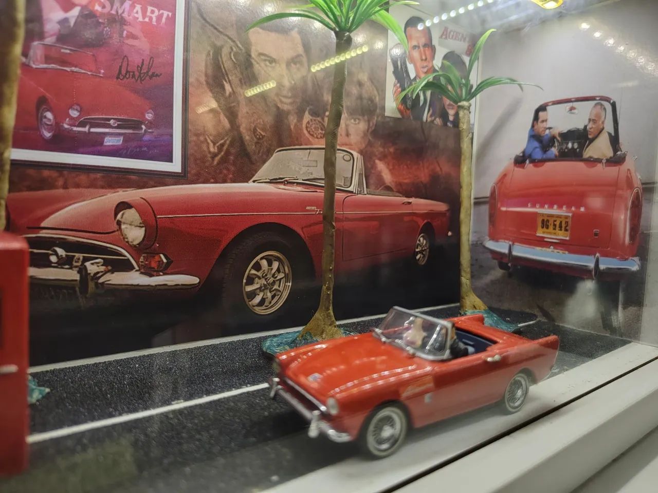 Diorama agente 86 com iluminação carro e figuras. - Foto 2