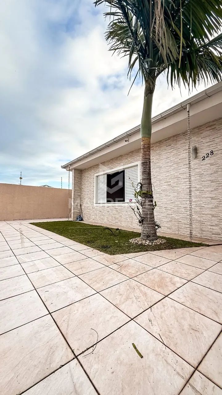 Casa com 4 dormitórios no Jardim Atlântico