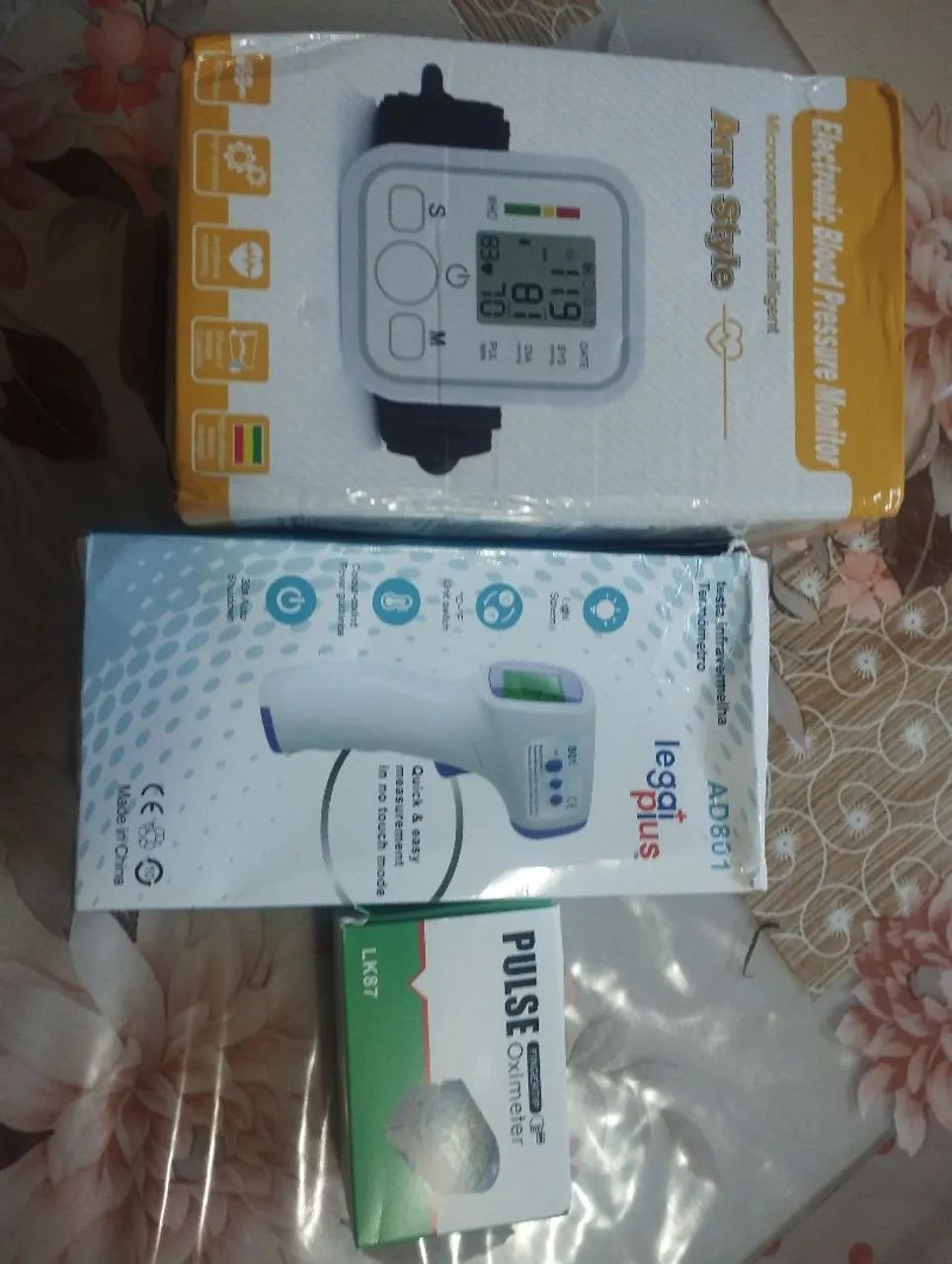 Kit medidor de pressão digital e termômetro digital e Oxímetro digital,150 reais