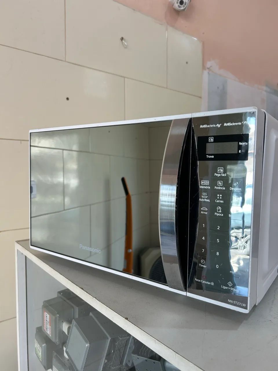 Microondas Panasonic espelhado 