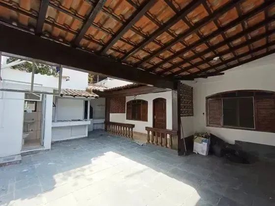 Imóvel para venda tem 60 metros quadrados com 3 quartos em Almerinda - São Gonçalo - RJ