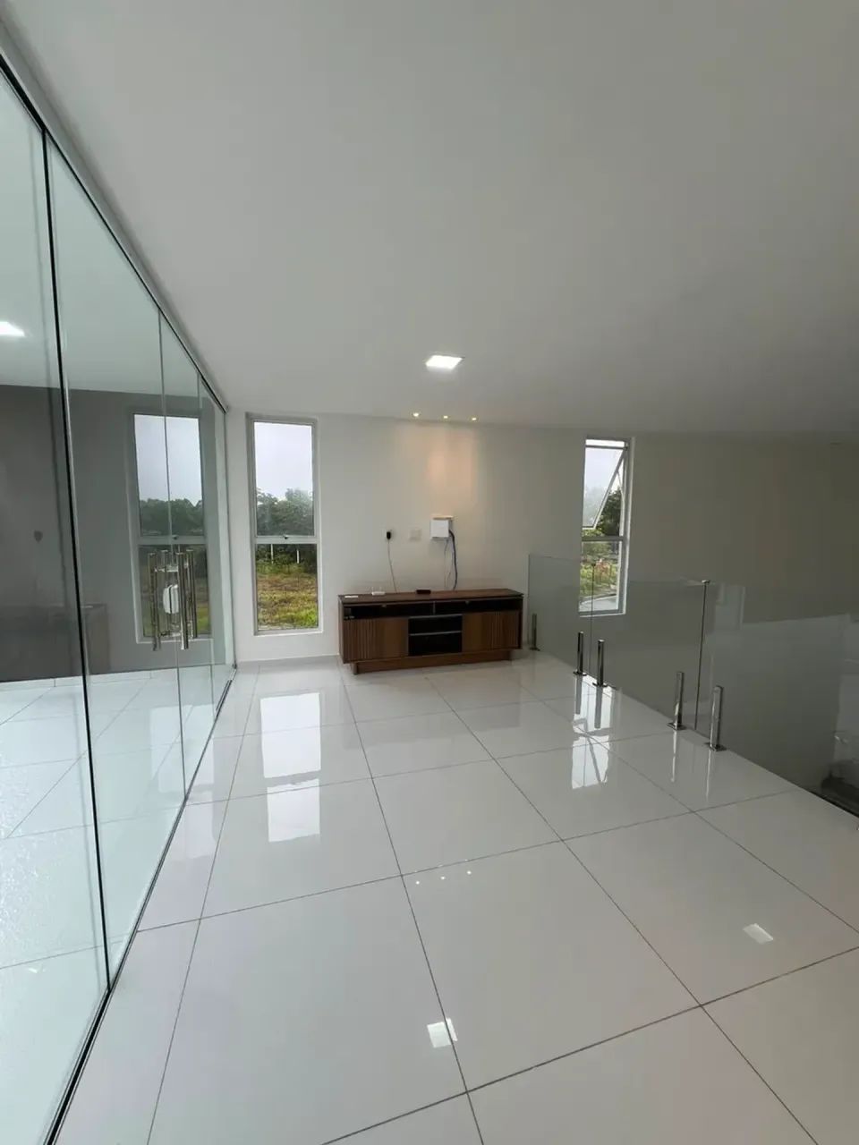 ALUGO CASA DUPLEX COM PISCINA EM CONDOMÍNIO FECHADO - Foto 2