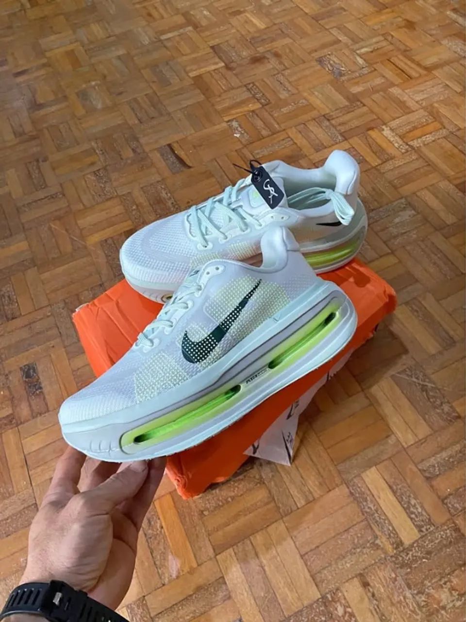 Nike Vomero Premium Barely Volt 42