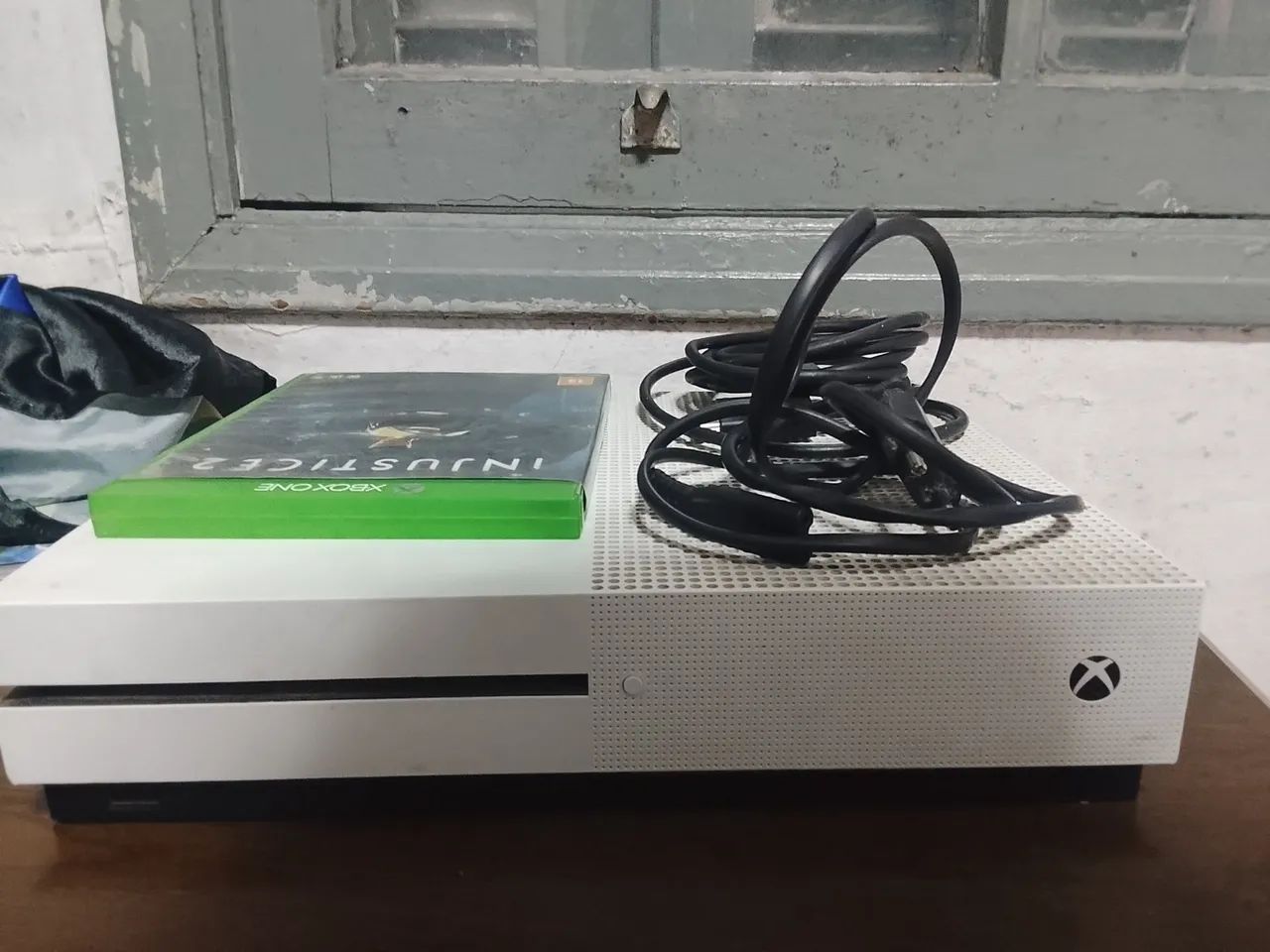 Xbox One S 1TB + Jogo  - Foto 3