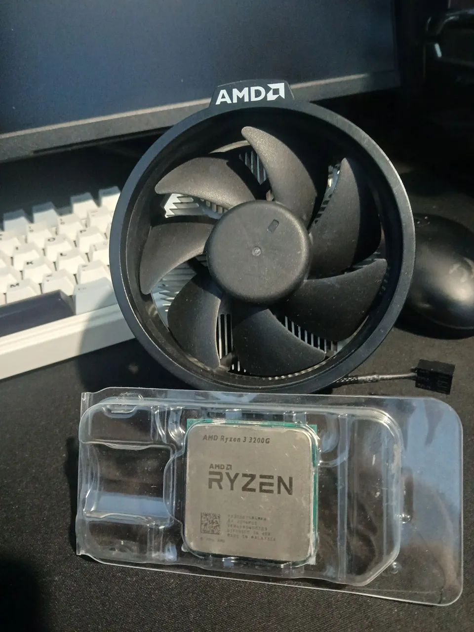Ryzen 3 3200g + Cooler box 