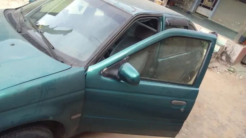 Volkswagen Pointer 1.8 / CLI 1996 - Foto 3
