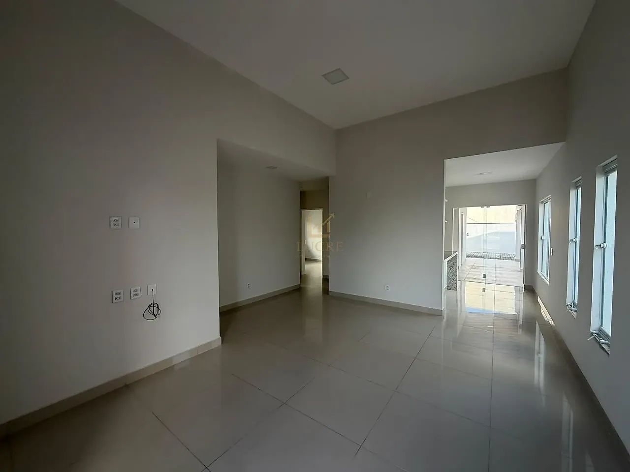 Casa térrea com 3 quartos e amplo terreno - Central Park 2 - Foto 3