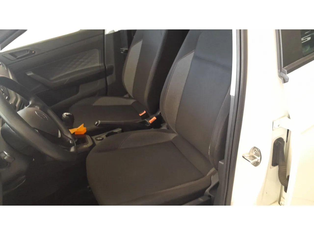 Volkswagen Polo Track 1.0 Flex 12V 5p, foto 10 de 16