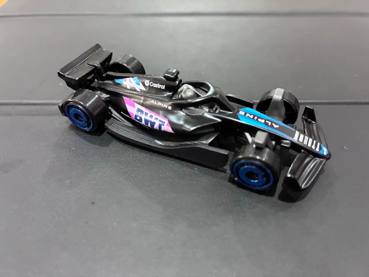 Fórmula 1 Hot Wheels cada modelo por apenas 40,00 - Foto 3