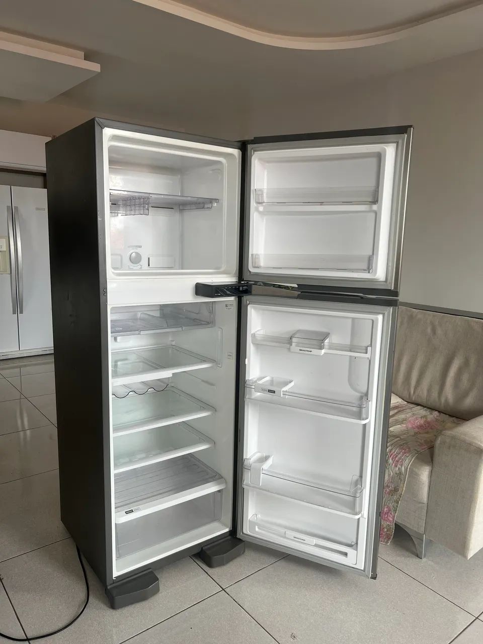 Geladeira inox Brastemp 375L 