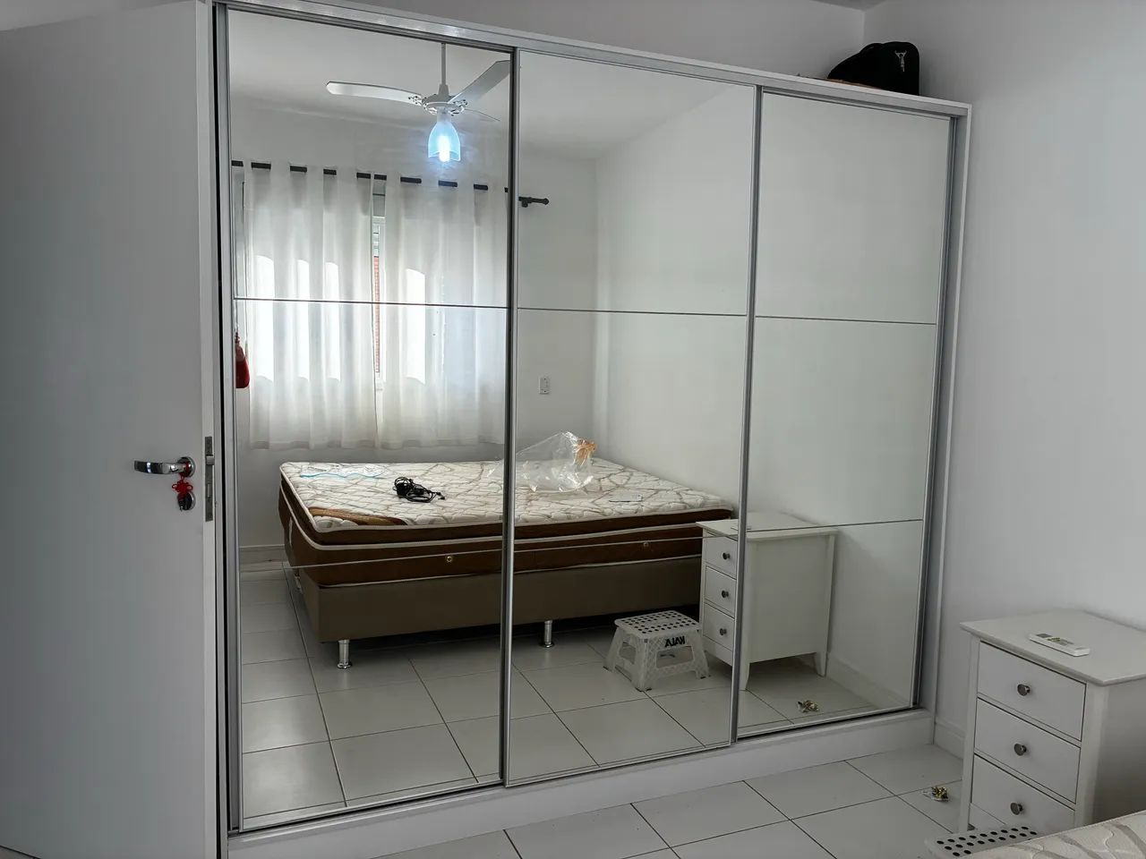Guarda-roupa casal em bom estado 