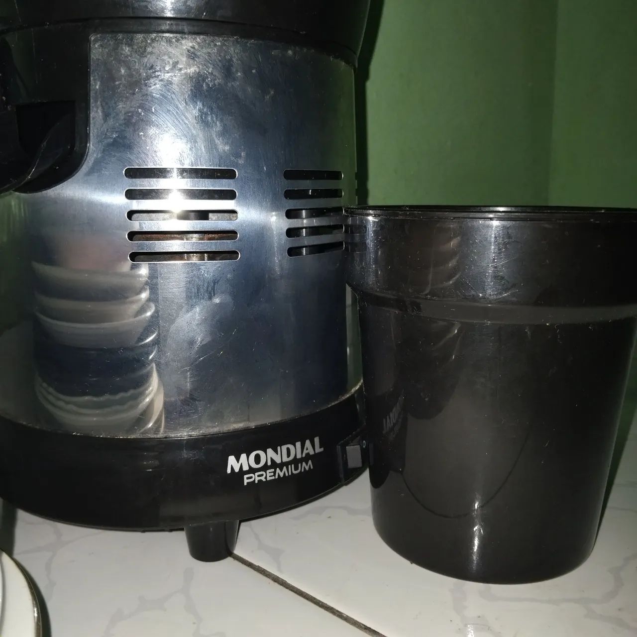 Extrator de suco Mondial  (Bivolt) - Foto 2