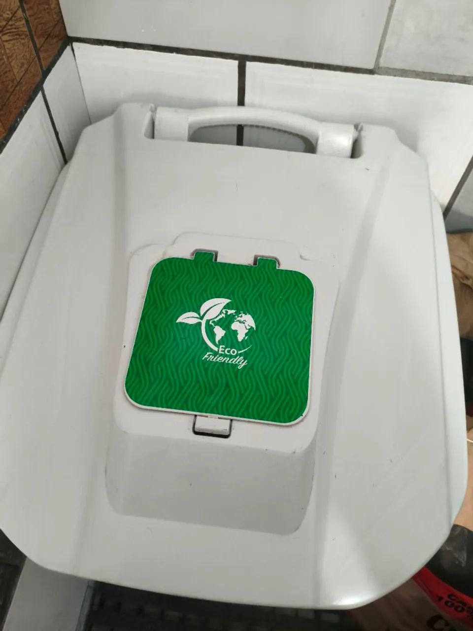 VENDO LIXEIRA 120L PARA SAIR RÁPIDO!! - Foto 2