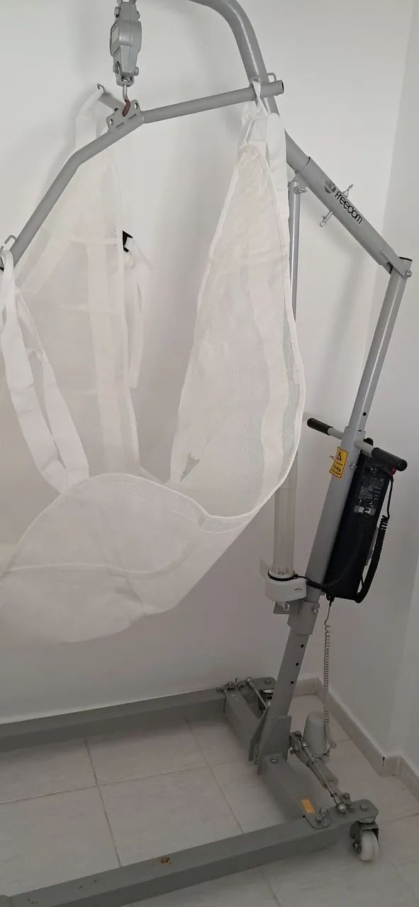 Guincho elétrico freedon para acamado suporta ate 200 kg . - Foto 4