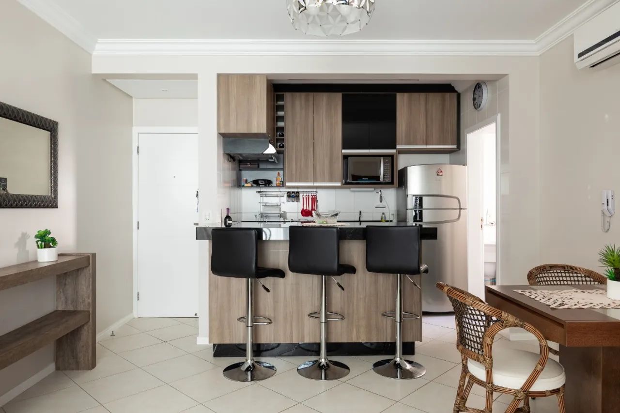 Apartamento de 75 m² com 3 quartos sendo 1 suíte nos Ingleses do Rio Vermelho - Foto 4