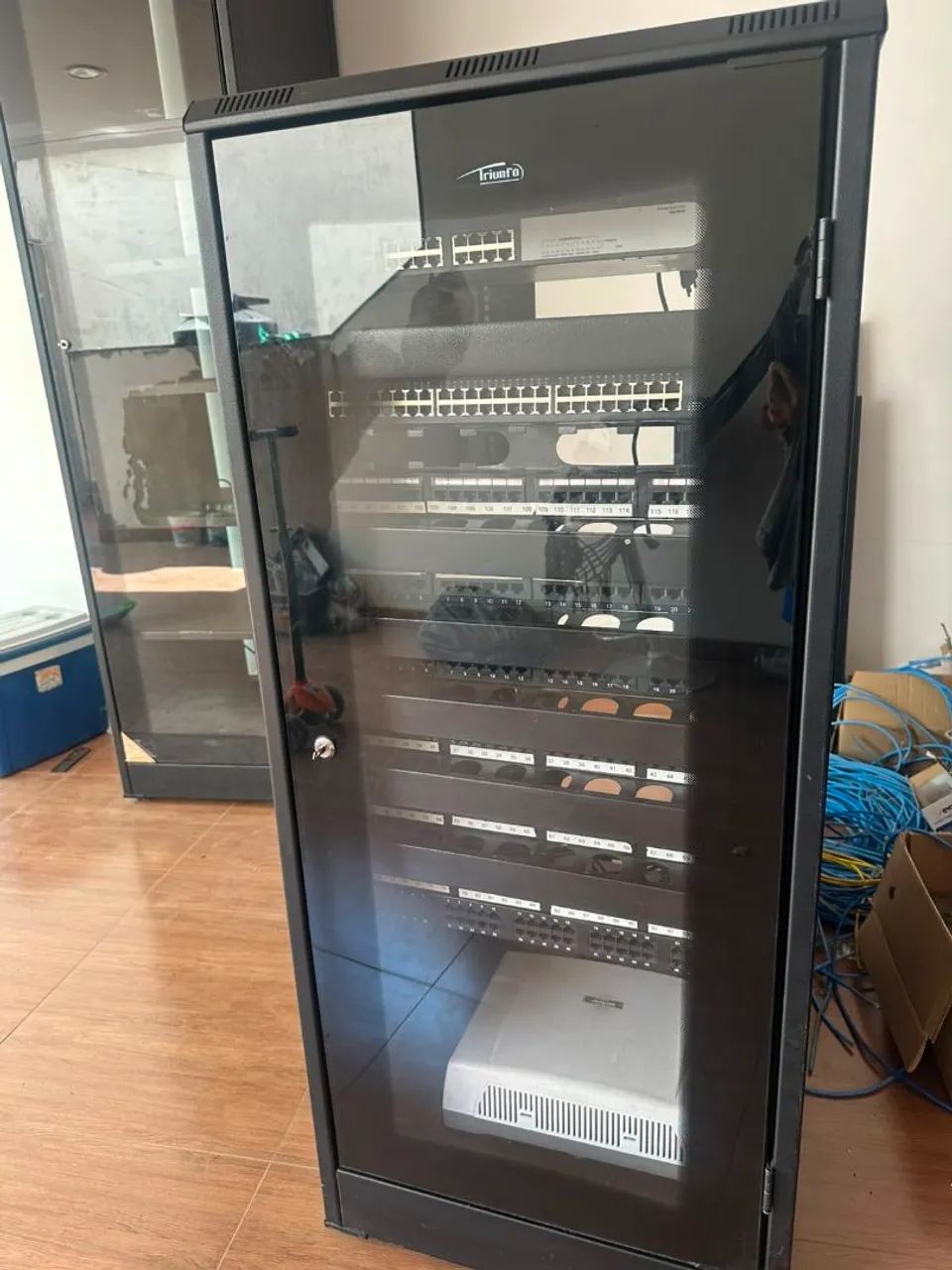 Rack Piso 24U Triunfo + Switch TP-Link 48P + Switch 3Com + PABX Intelbras - Foto 3