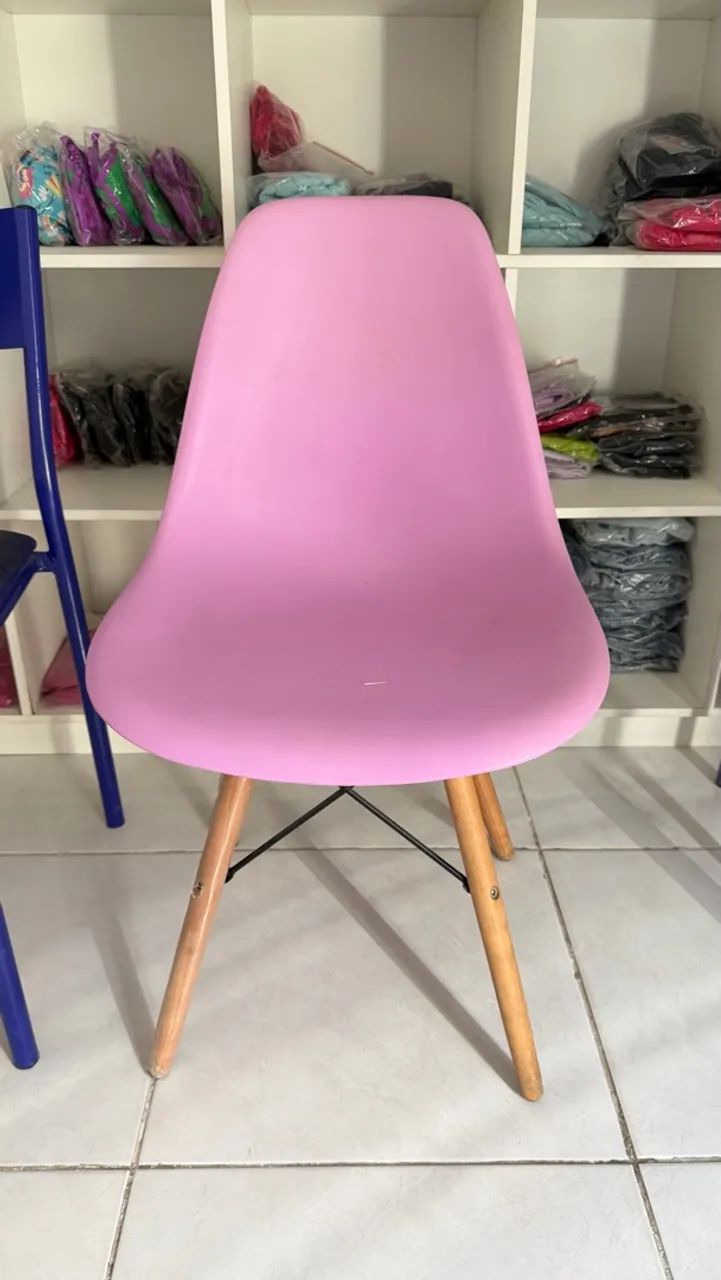 Cadeira Eiffel Rosa - Usada 