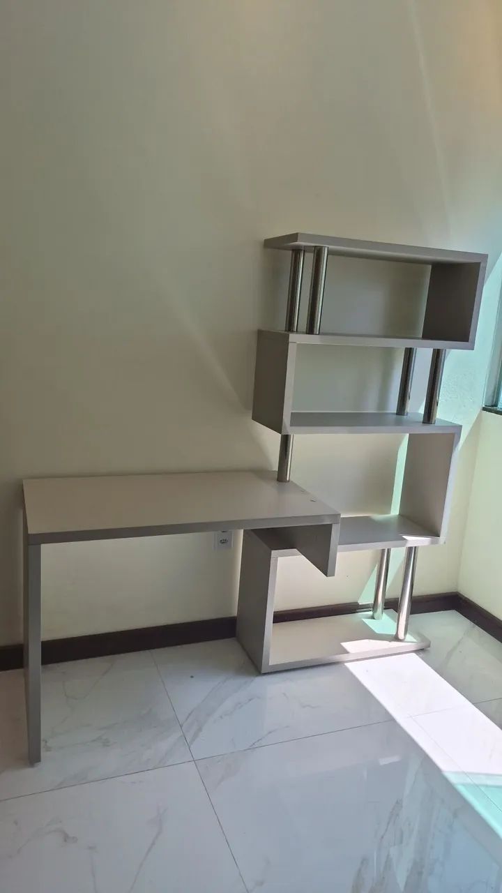 Estante  com mesa