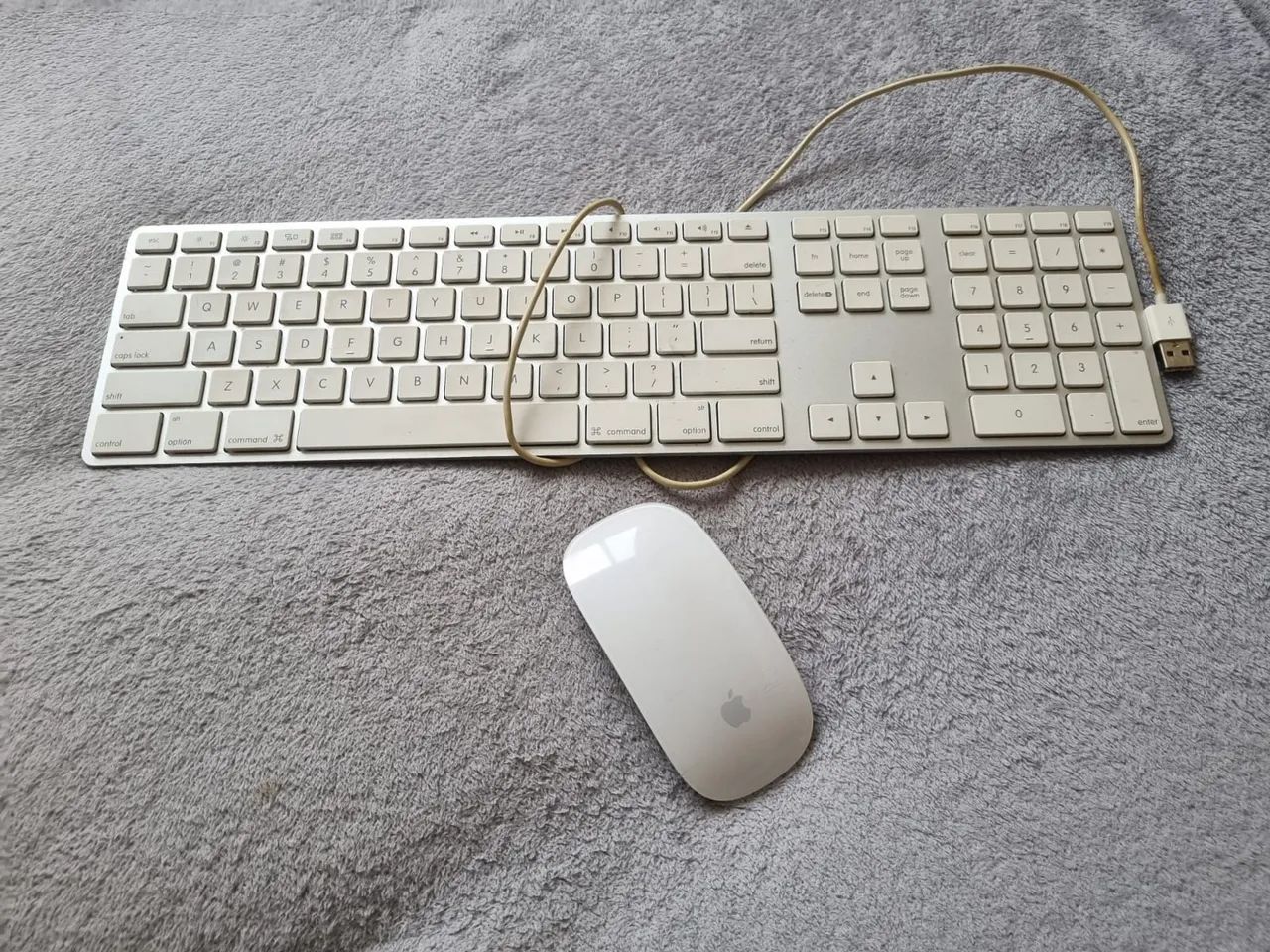 Computador Mac mini + teclado + magic mouse - Computadores e
