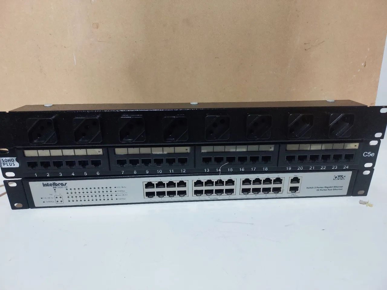 Switch 16 canais, regua tomadas, petpen