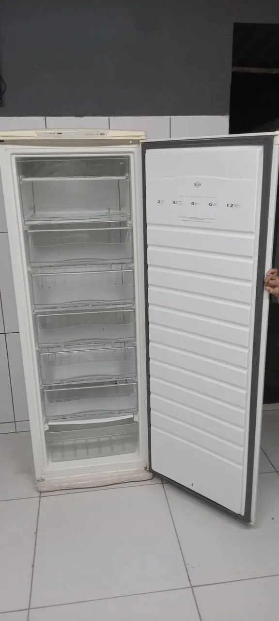 Vende um freezer vertical  - Foto 3