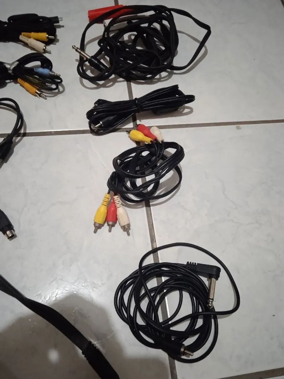  Vários cabos para conexão de aparelhos eletronicos - Foto 5