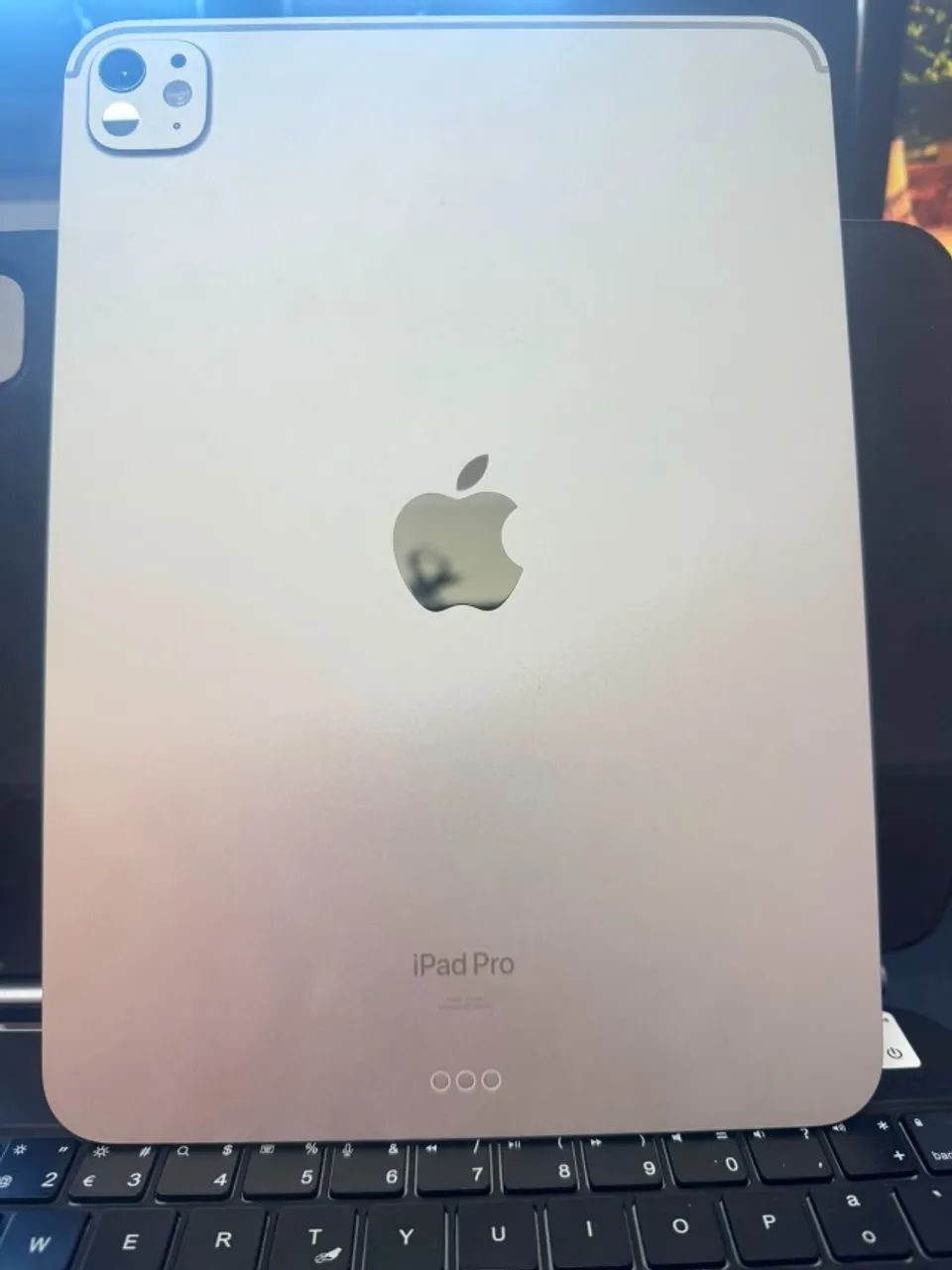iPad Pro 11" M4 256GB Prata - Completo (Capa+Teclado, Película, Caneta)