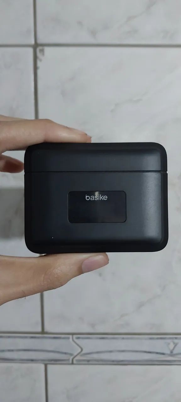 Microfone de Lapela Sem Fio Basike (Duplo) c/ Estojo e Display - Completo na Caixa!