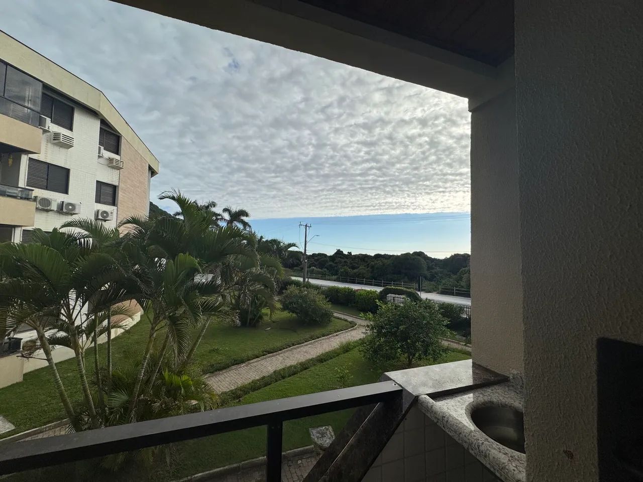 Apartamento 2 dormitórios Mobiliado 80 metros do Mar! - Foto 3