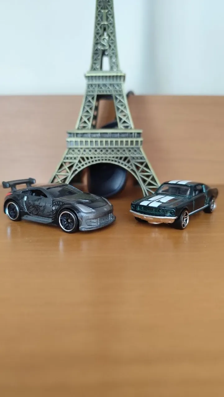 Hot Wheels Modern Classics Ferrari Testarossa Set Completo